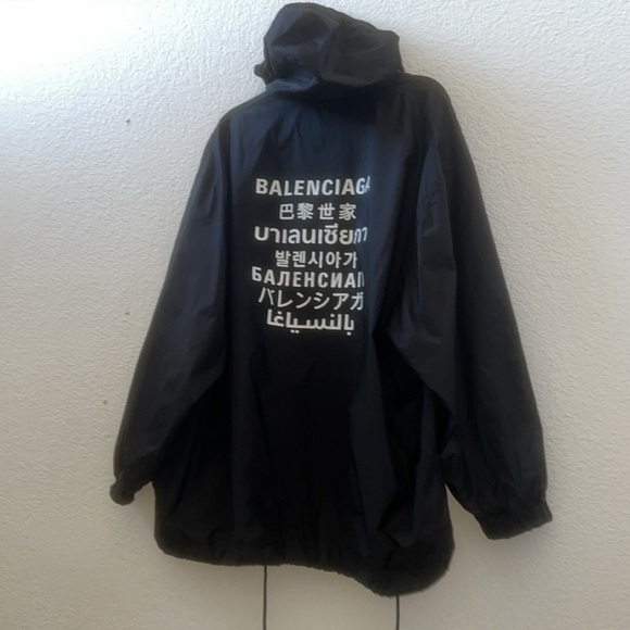 Balenciaga
Balenciaga 7-language assault suit jacket - Picture 11 of 13